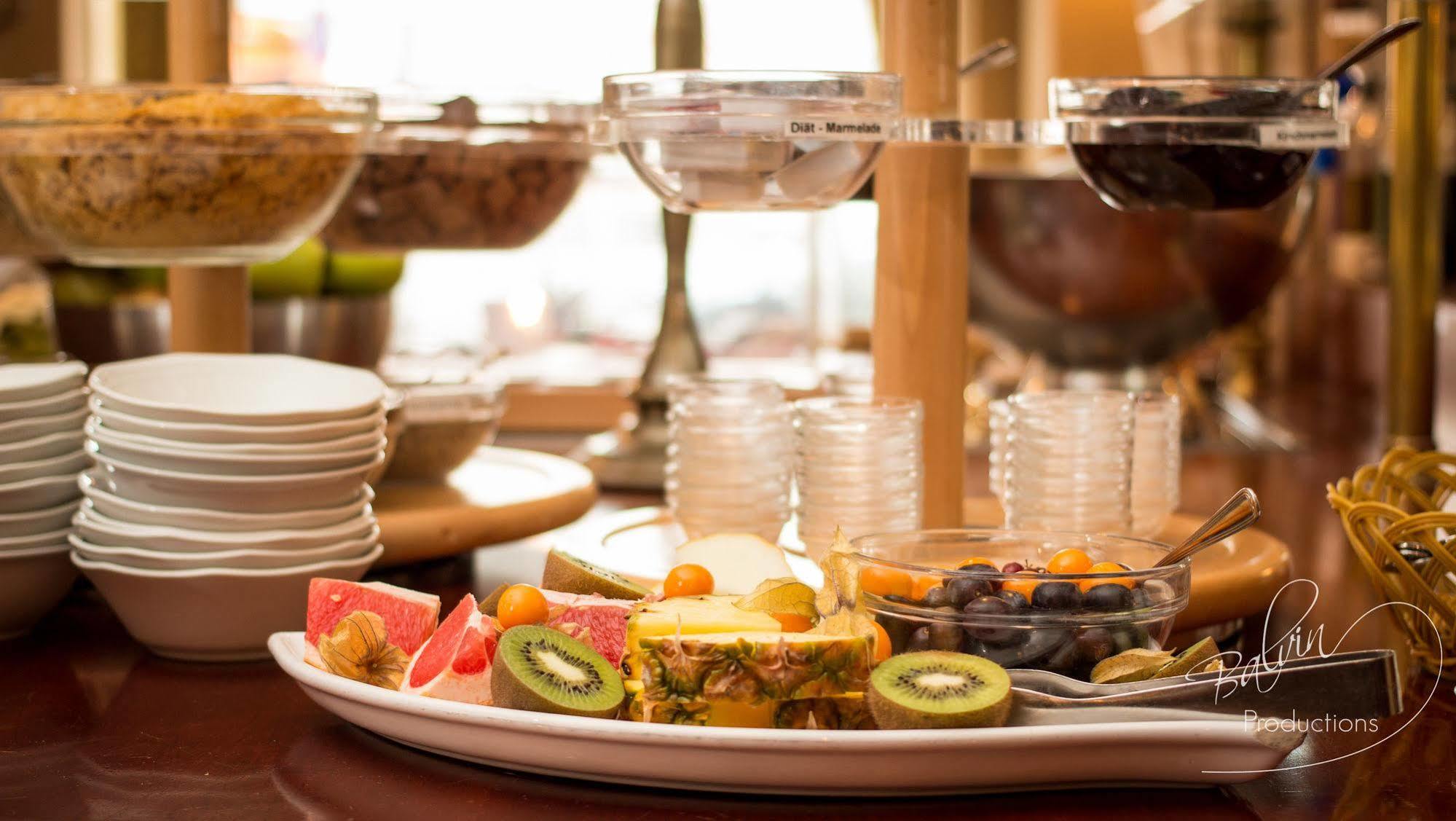 Hotel Akzent Am Goldenen Strauss 3*